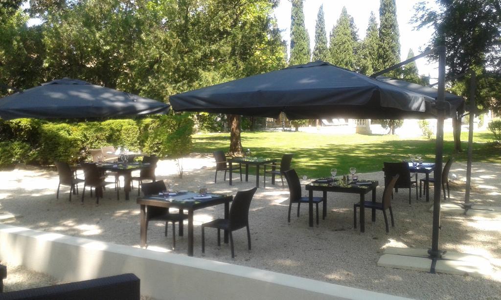 Hostellerie Les Frenes Avignon Luaran gambar