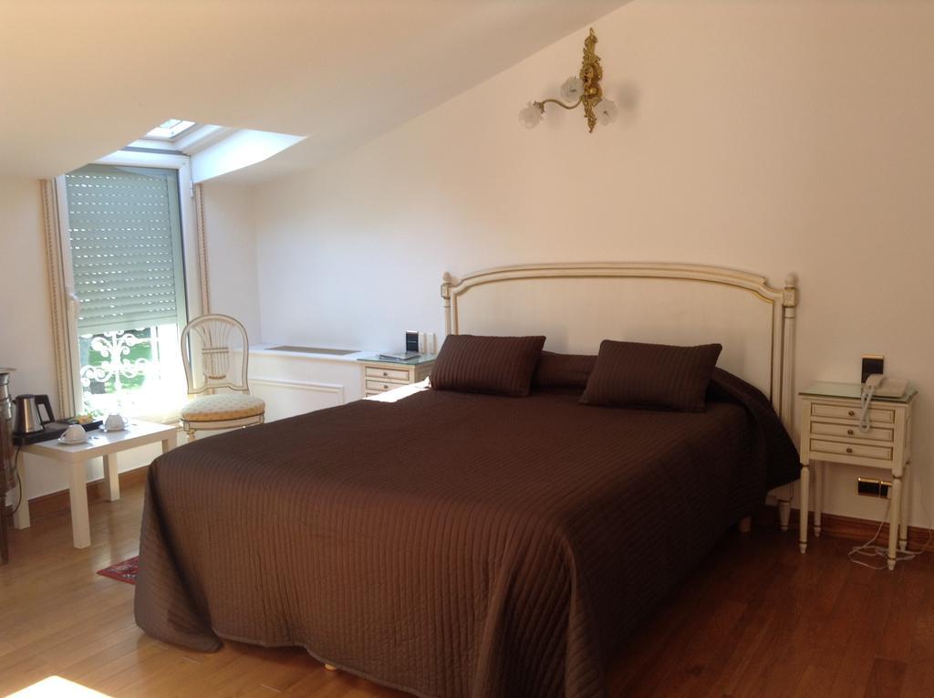 Hostellerie Les Frenes Avignon Luaran gambar