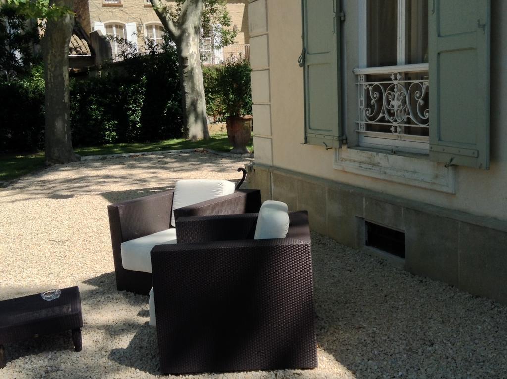 Hostellerie Les Frenes Avignon Luaran gambar