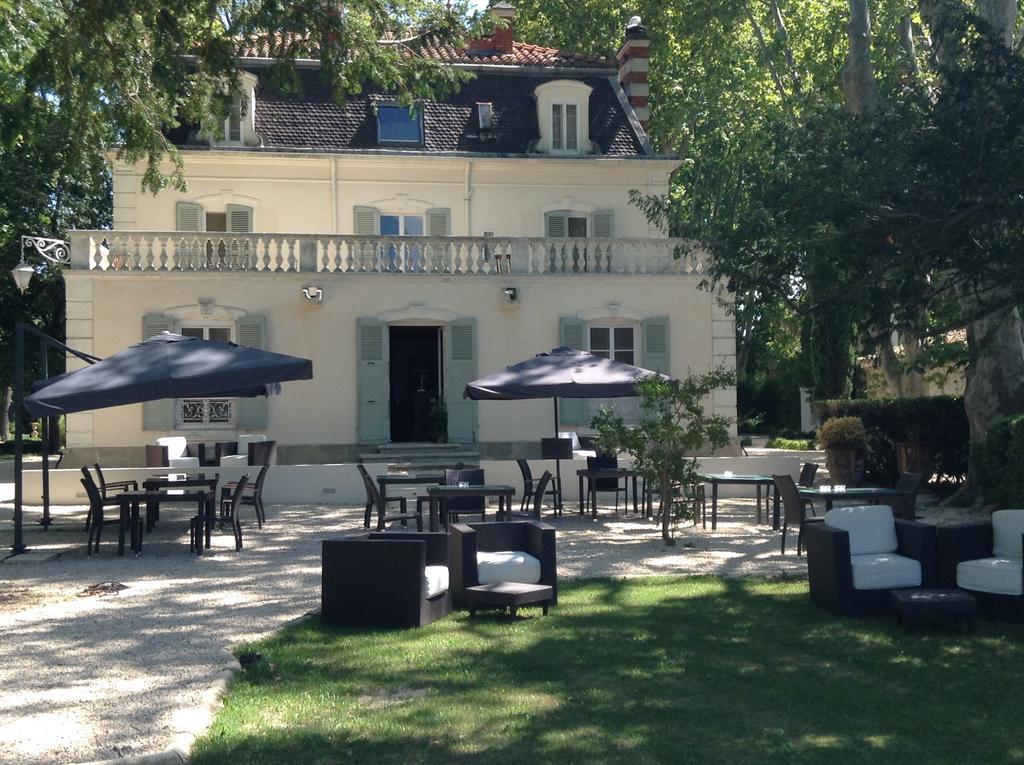 Hostellerie Les Frenes Avignon Luaran gambar