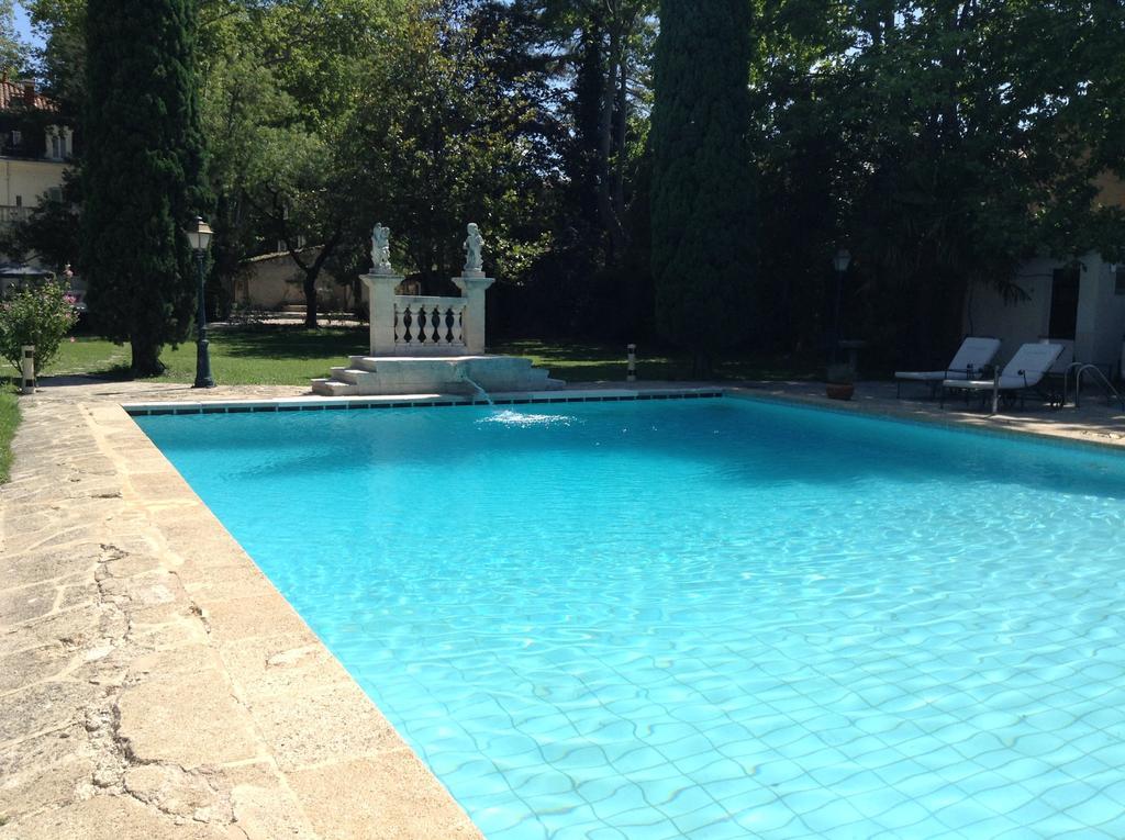 Hostellerie Les Frenes Avignon Luaran gambar