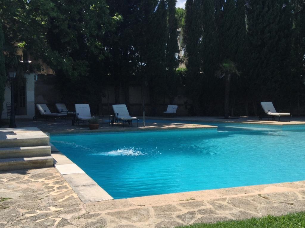 Hostellerie Les Frenes Avignon Luaran gambar