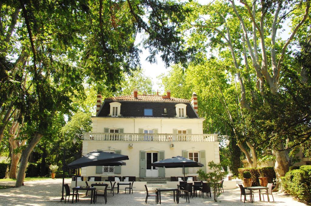 Hostellerie Les Frenes Avignon Luaran gambar