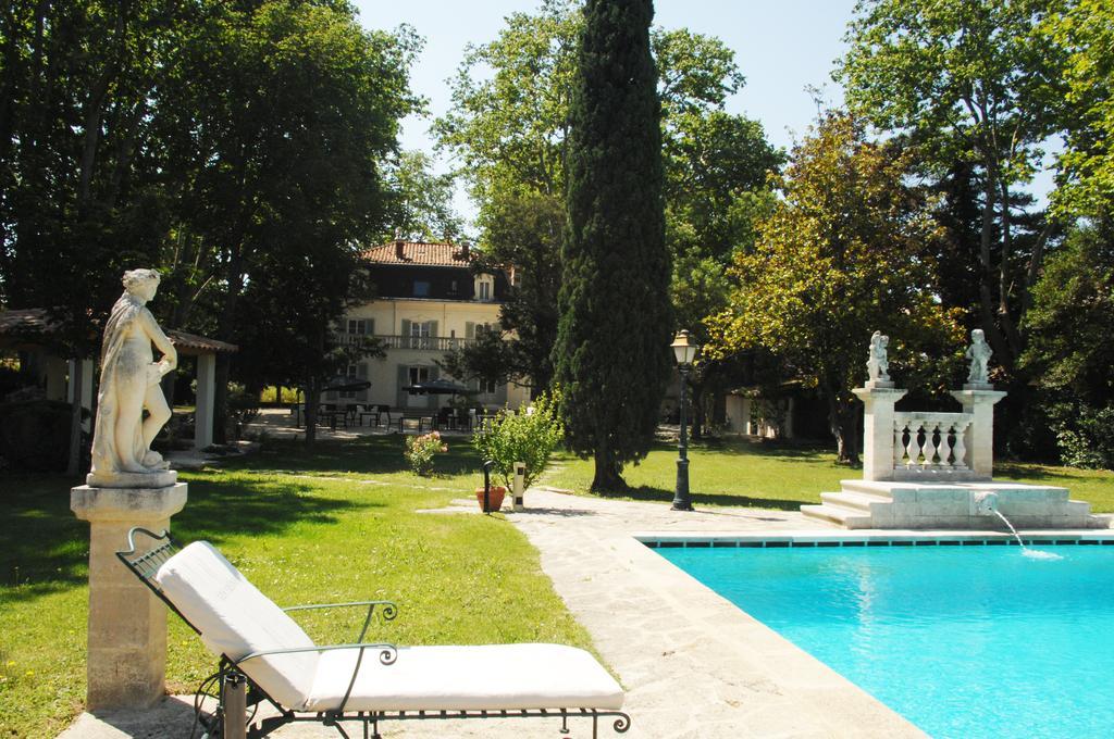 Hostellerie Les Frenes Avignon Luaran gambar