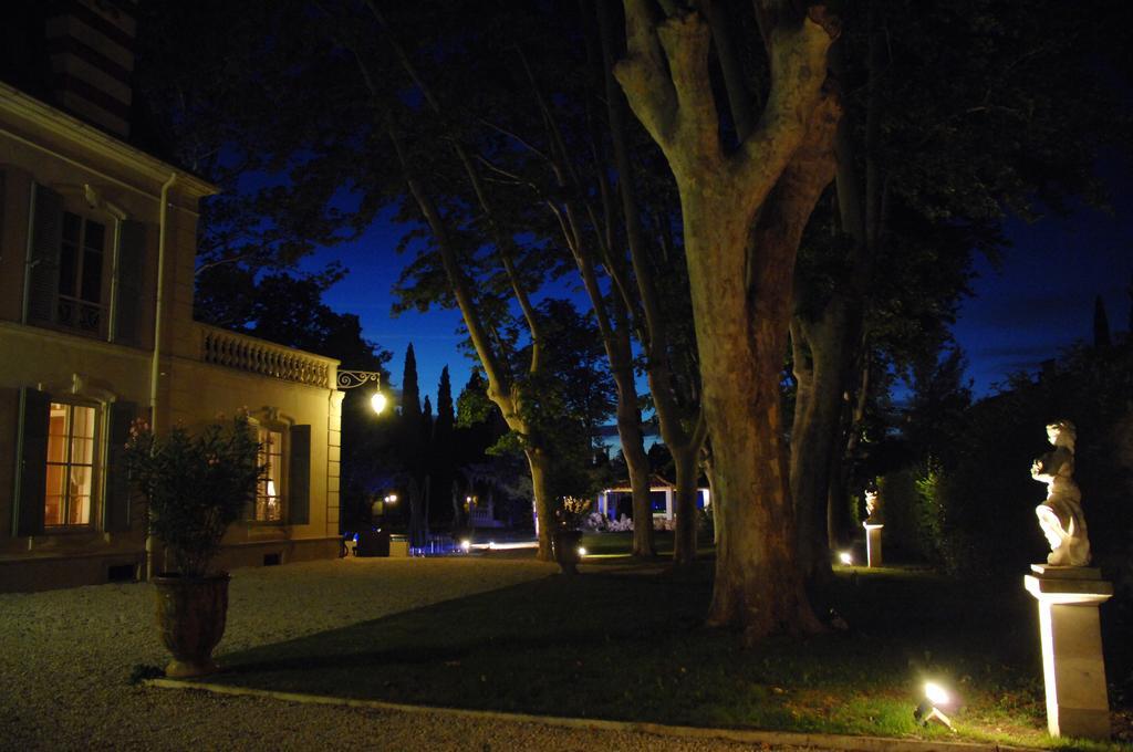 Hostellerie Les Frenes Avignon Luaran gambar