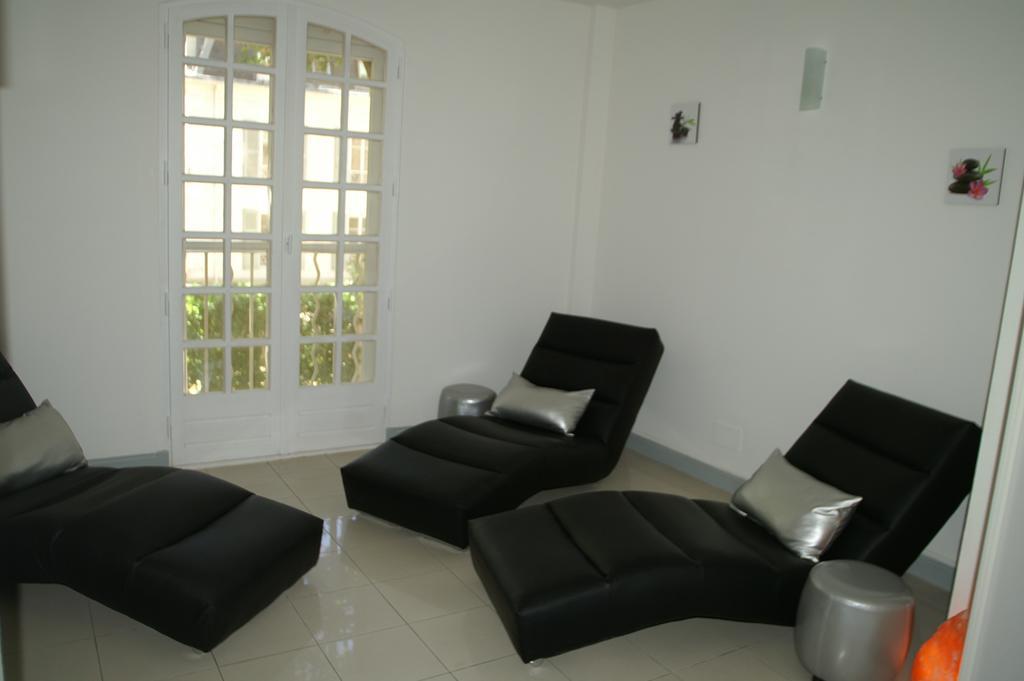 Hostellerie Les Frenes Avignon Luaran gambar