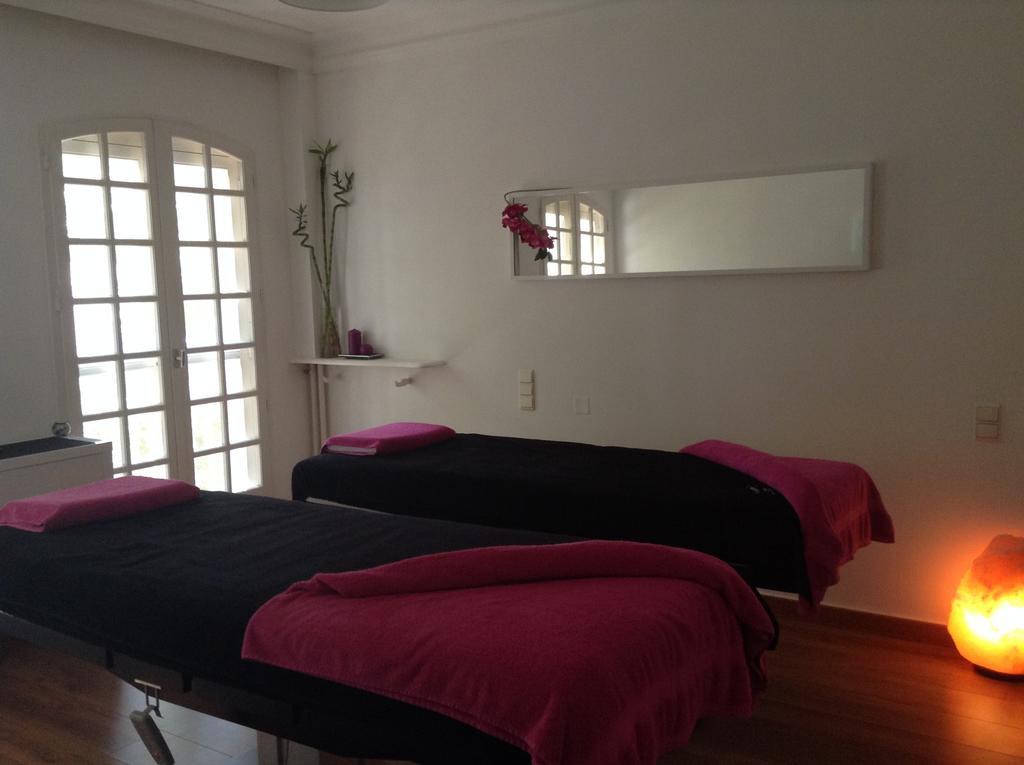 Hostellerie Les Frenes Avignon Luaran gambar