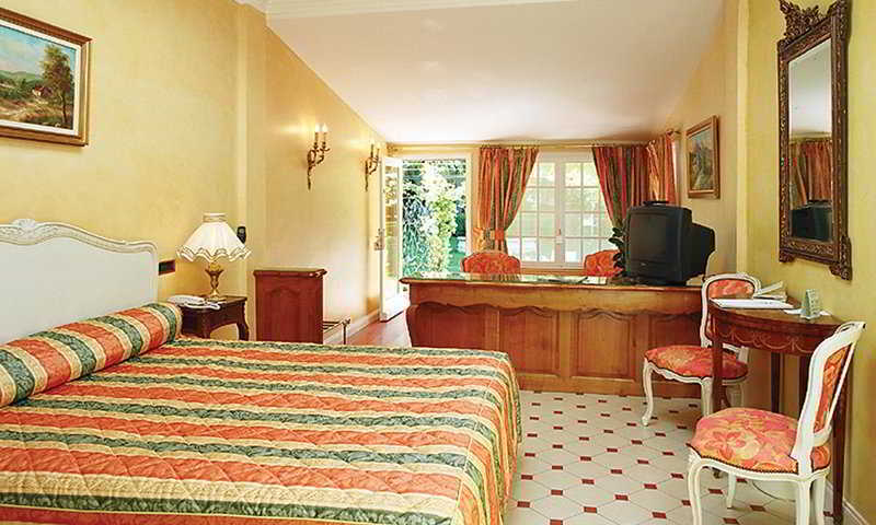 Hostellerie Les Frenes Avignon Bilik gambar